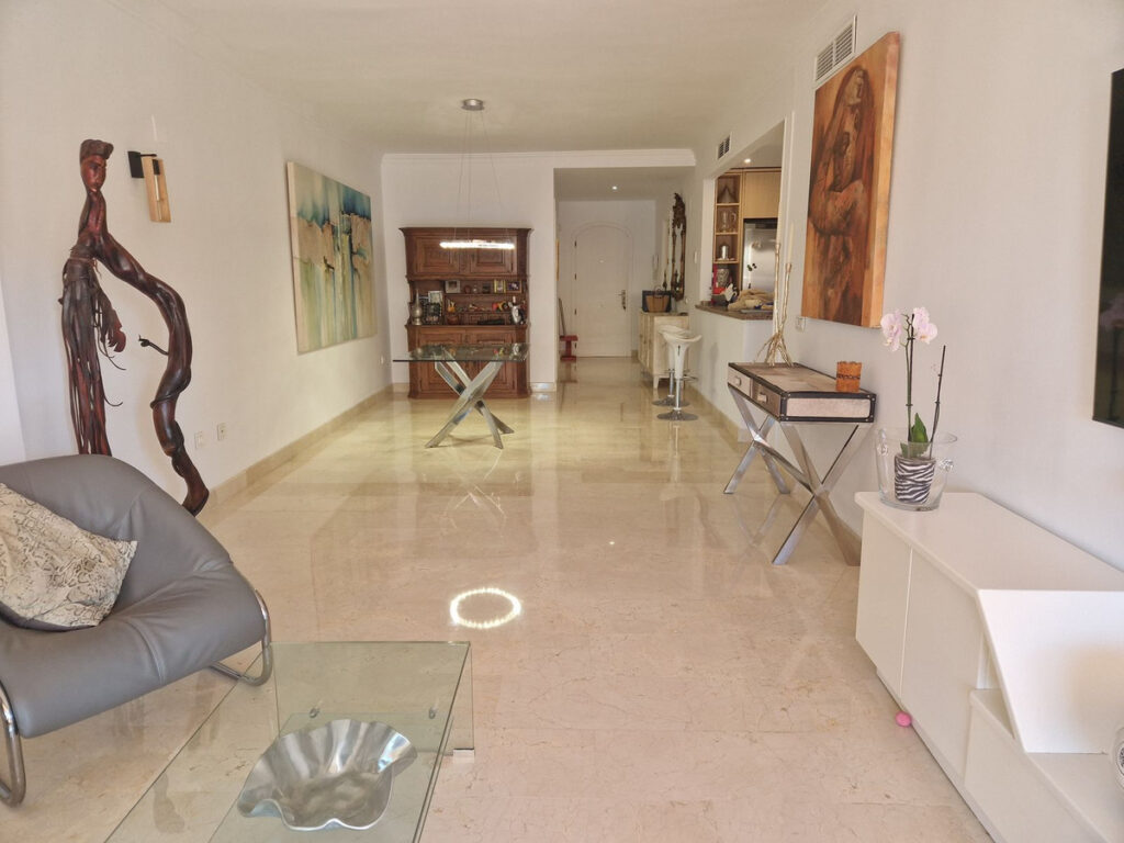 Resale Appartement Te koop in Elviria in Spanje, gelegen aan de Costa del Sol-Centro