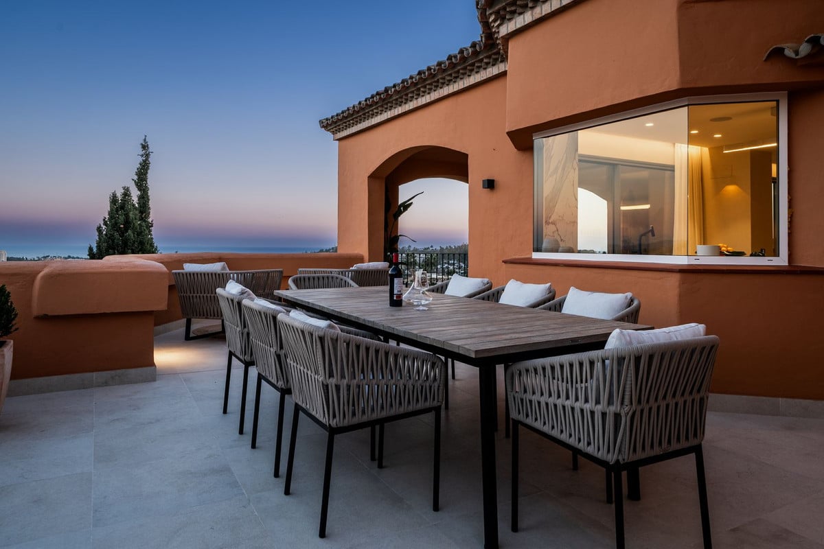 Appartement Te koop in Nueva Andalucia in Spanje, gelegen aan de Costa del Sol-West