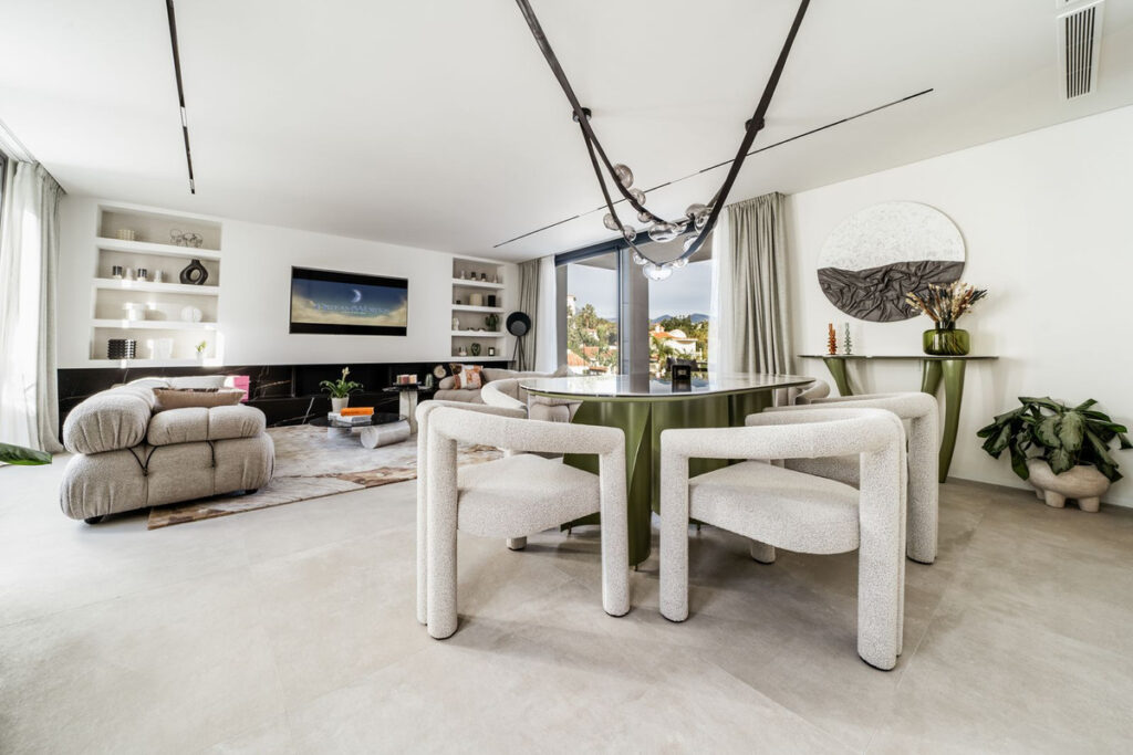 Villa Te koop in Nueva Andalucia in Spanje, gelegen aan de Costa del Sol-West