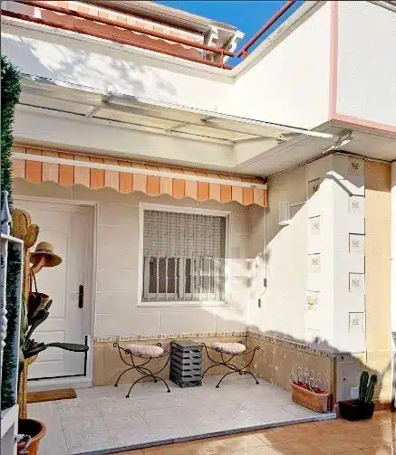 Resale Huis Te koop in Denia in Spanje, gelegen aan de Costa Blanca-Noord