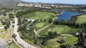 Luchtfoto van Almenara Golf Academy op SO/Sotogrande
