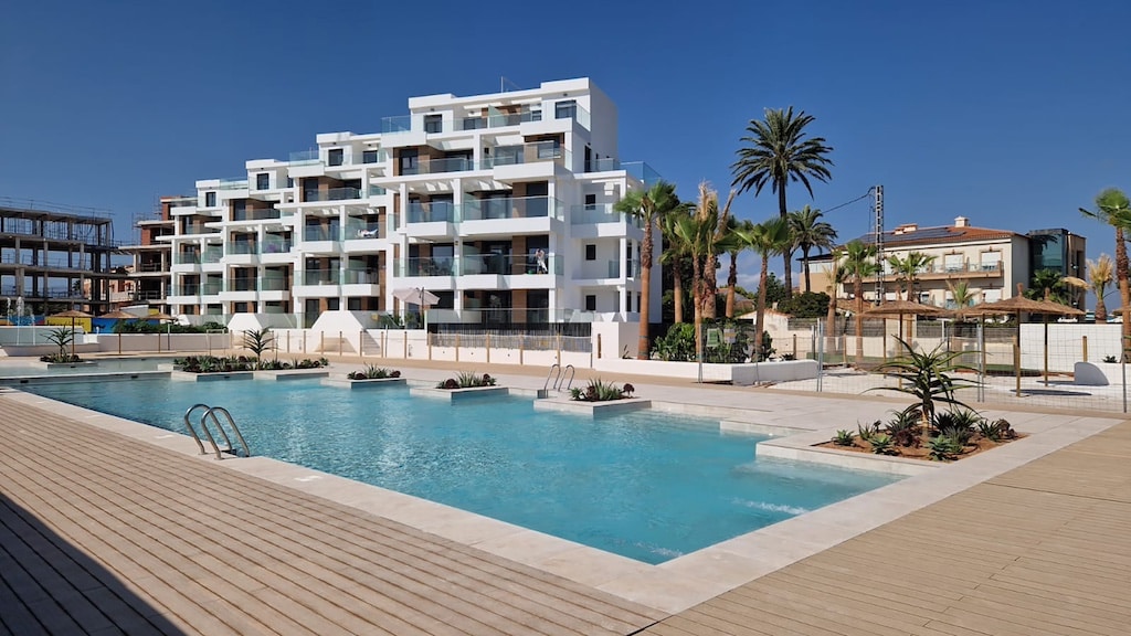 Gemeenschappelijk zwembad van in Denia in Spanje, gelegen aan de  Costa Blanca-Noord