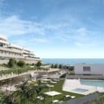 Zeezicht en gemeenschappelijk zwembad van in Estepona in Spanje, gelegen aan de  Costa del Sol-West
