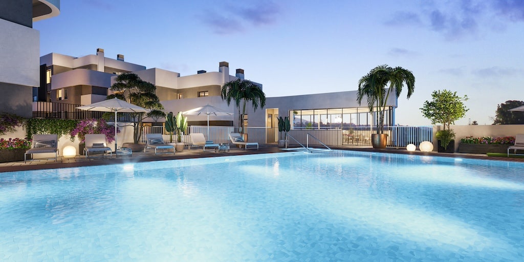 Gemeenschappelijk zwembad van in Marbella in Spanje, gelegen aan de  Costa del Sol-West