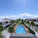 Gemeenschappelijk zwembad van nieuwbouw appartement in Algorfa in Spanje, gelegen aan de  Costa Blanca-Zuid