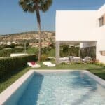 Zwembad van nieuwbouw villa in Algorfa in Spanje, gelegen aan de  Costa Blanca-Zuid