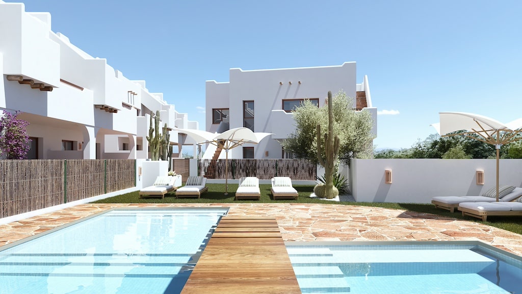 Gemeenschappelijk zwembad van nieuwbouw appartement in Pilar De La Horadada in Spanje, gelegen aan de  Costa Blanca-Zuid