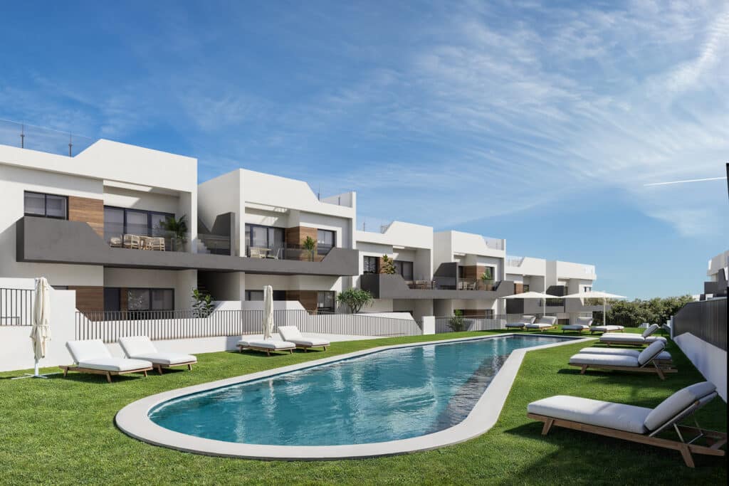 Gemeenschappelijk zwembad van nieuwbouw appartement in San Miguel De Salinas in Spanje, gelegen aan de  Costa Blanca-Zuid