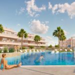 Gemeenschappelijk zwembad van nieuwbouw appartement in Pilar De La Horadada in Spanje, gelegen aan de  Costa Blanca-Zuid