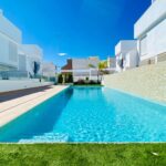 Gemeenschappelijk zwembad van nieuwbouw appartement in Pilar De La Horadada in Spanje, gelegen aan de  Costa Blanca-Zuid