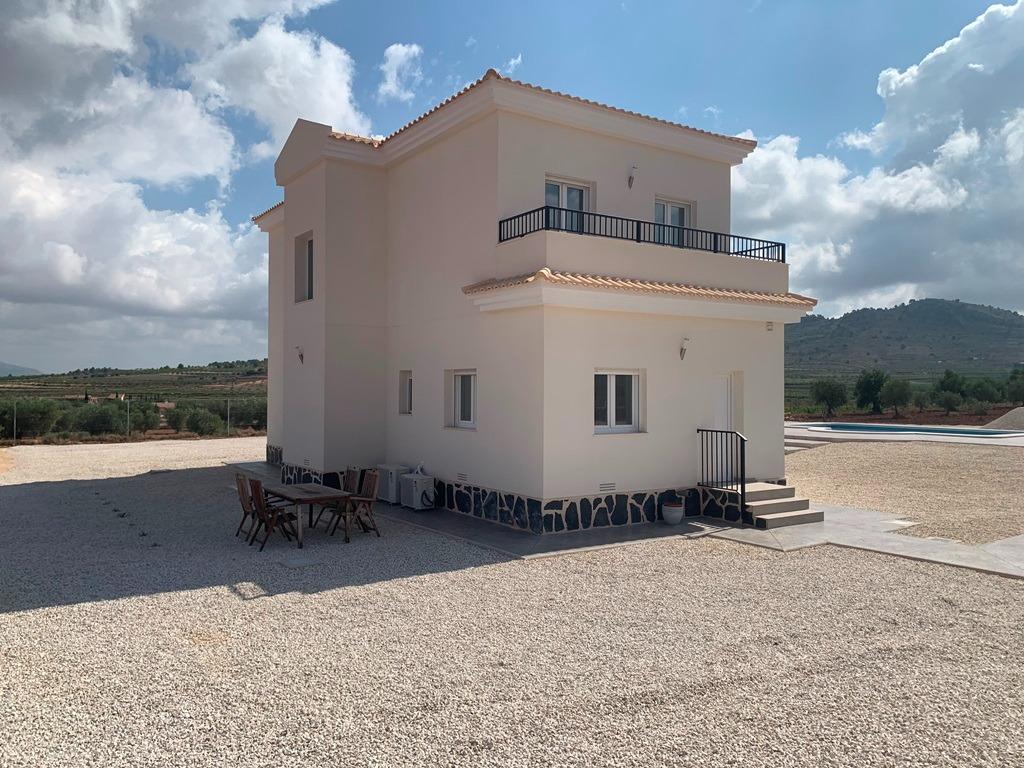 Nieuwbouw Villa Te koop in Pinoso in Spanje, gelegen aan de Costa Blanca-Zuid