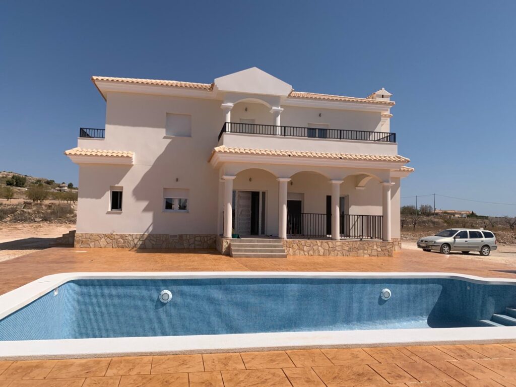 Nieuwbouw Villa Te koop in Pinoso in Spanje, gelegen aan de Costa Blanca-Zuid