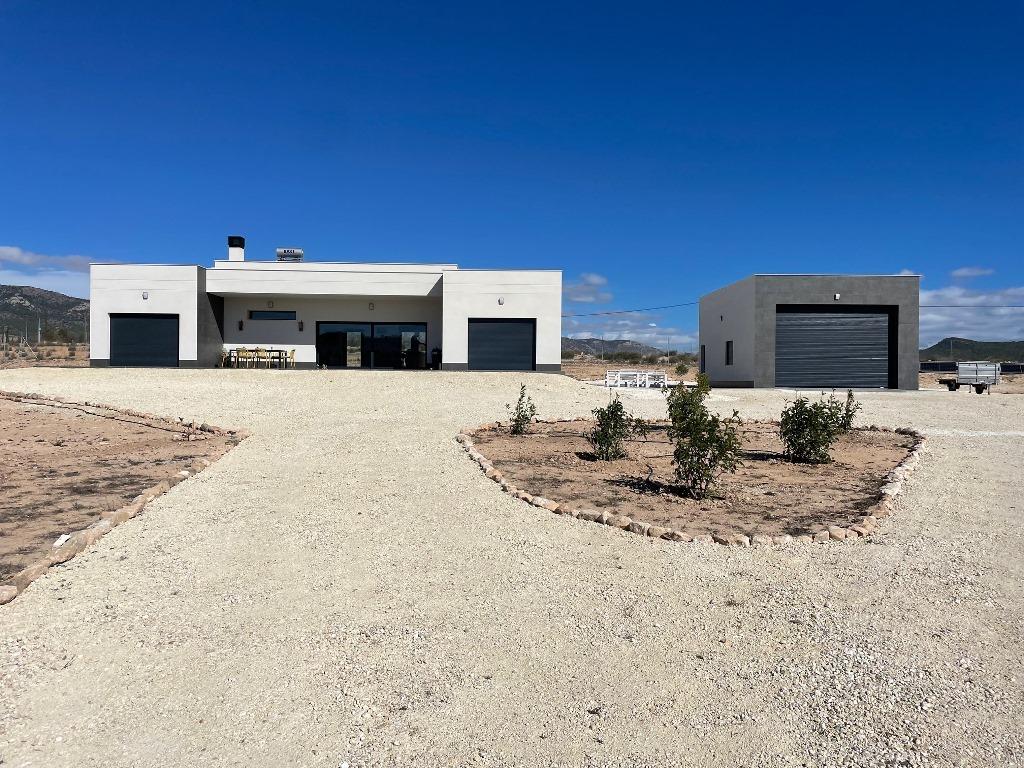 Nieuwbouw Villa Te koop in Pinoso in Spanje, gelegen aan de Costa Blanca-Zuid
