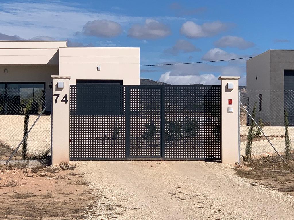 Nieuwbouw Villa Te koop in Pinoso in Spanje, gelegen aan de Costa Blanca-Zuid