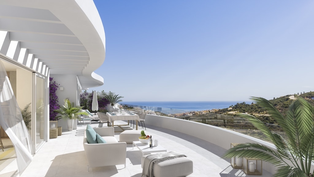 Zeezicht en terras van nieuwbouw appartement in San Roque in Spanje, gelegen aan de  Costa del Sol-West