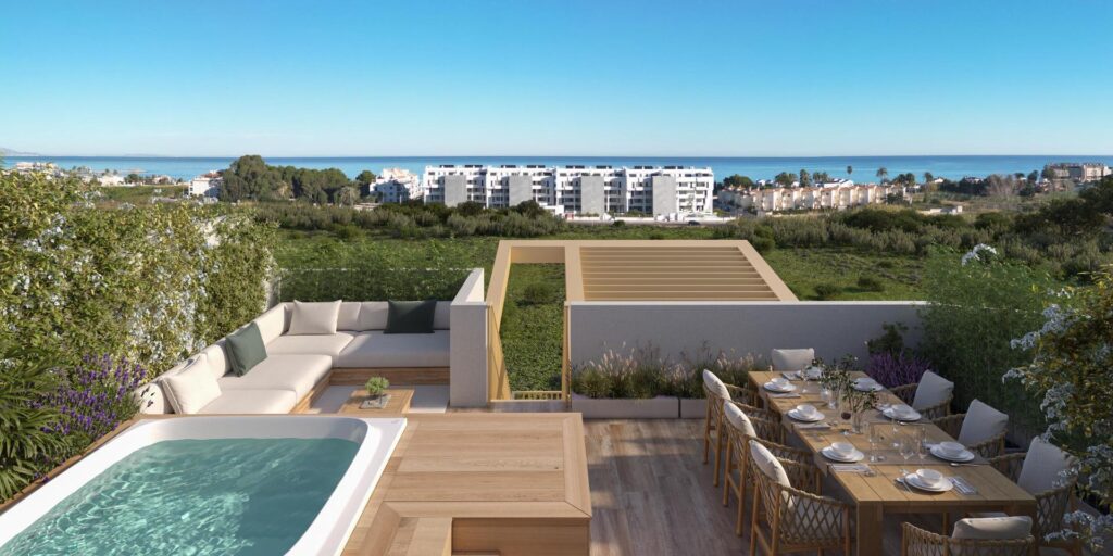 Zeezicht en solarium van nieuwbouw appartement in El Verger in Spanje, gelegen aan de  Costa Blanca-Noord