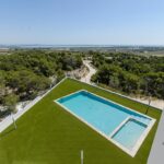 Panoramisch zicht en zwembad van nieuwbouw appartement in San Miguel De Salinas in Spanje, gelegen aan de  Costa Blanca-Zuid