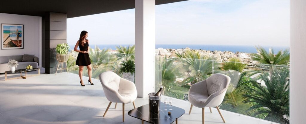 Zeezicht en terras van nieuwbouw appartement in Torrevieja in Spanje, gelegen aan de  Costa Blanca-Zuid