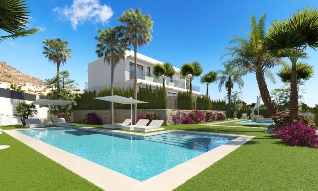 Zwembad van nieuwbouw villa in Finestrat in Spanje, gelegen aan de  Costa Blanca-Noord