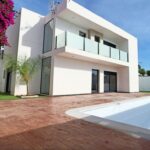 Zwembad en vooraanzicht van nieuwbouw villa in Fortuna (30620) in Spanje, gelegen aan de  Costa Cálida