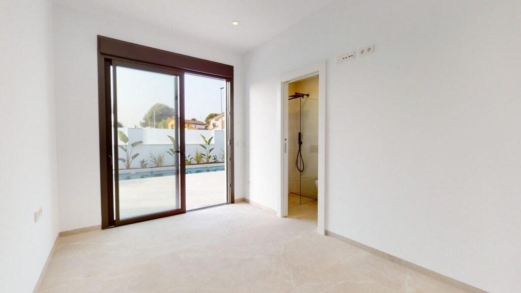Nieuwbouw Villa Te koop in Los Alcazares in Spanje, gelegen aan de Costa Cálida