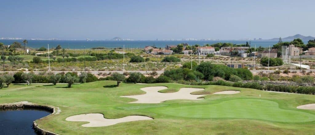 Nieuwbouw Villa Te koop in Los Alcazares in Spanje, gelegen aan de Costa Cálida