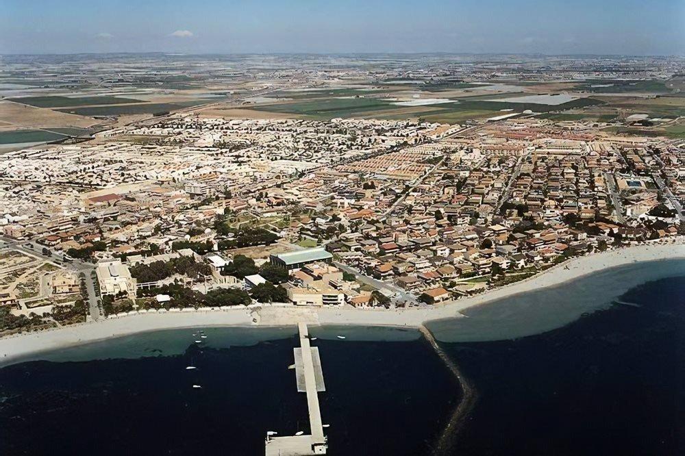 Nieuwbouw Villa Te koop in Los Alcazares in Spanje, gelegen aan de Costa Cálida