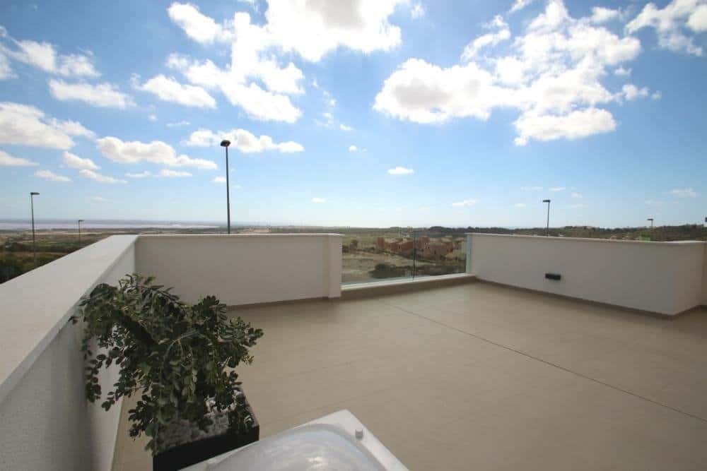 Nieuwbouw Villa Te koop in San Miguel De Salinas in Spanje, gelegen aan de Costa Blanca-Zuid