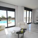 Nieuwbouw Villa Te koop in San Miguel De Salinas in Spanje, gelegen aan de Costa Blanca-Zuid