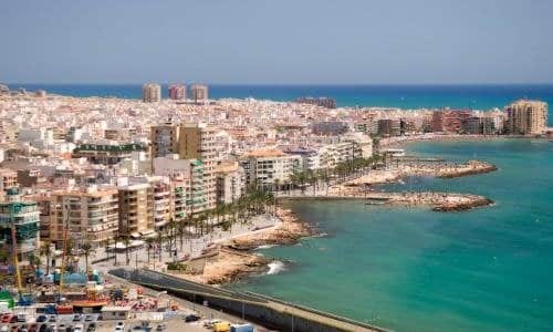 Nieuwbouw Villa Te koop in Torrevieja in Spanje, gelegen aan de Costa Blanca-Zuid