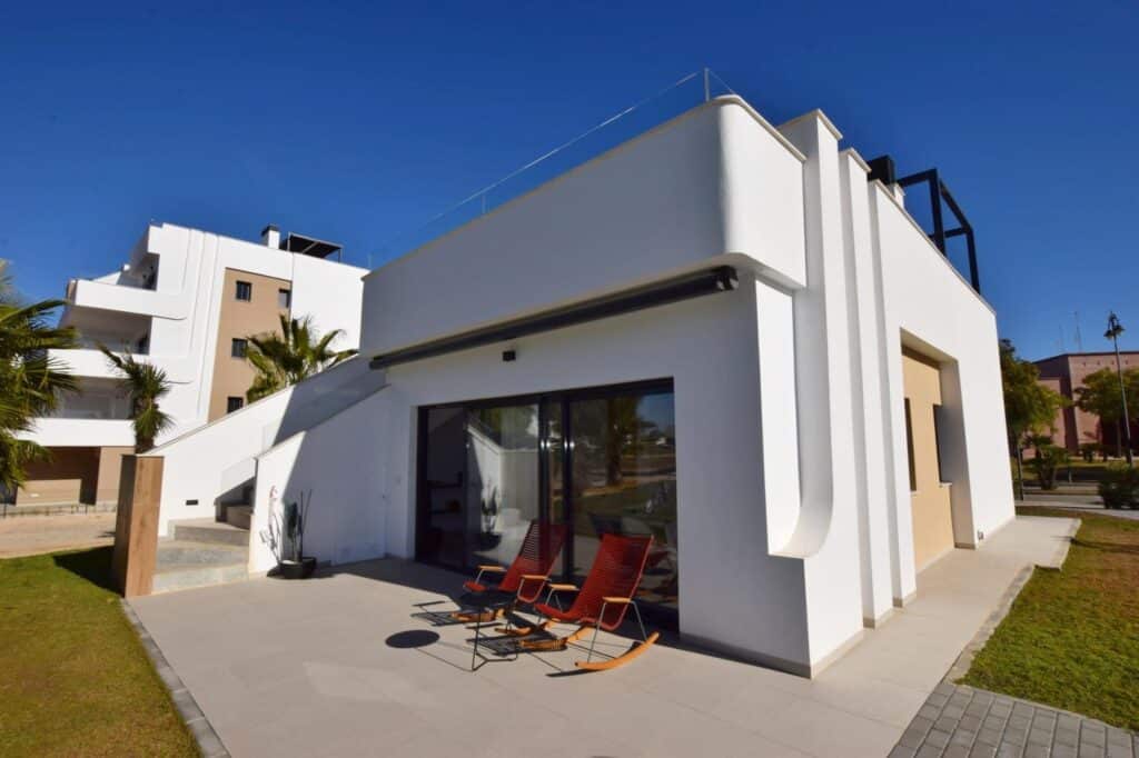 Nieuwbouw Villa Te koop in Alhama de Murcia in Spanje, gelegen aan de Costa Cálida