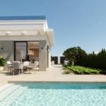Terras en zwembad van nieuwbouw villa in Fuente Álamo de Murcia in Spanje, gelegen aan de  Costa Cálida