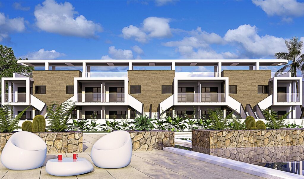 Vooraanzicht van nieuwbouw appartement in Pilar De La Horadada in Spanje, gelegen aan de  Costa Blanca-Zuid
