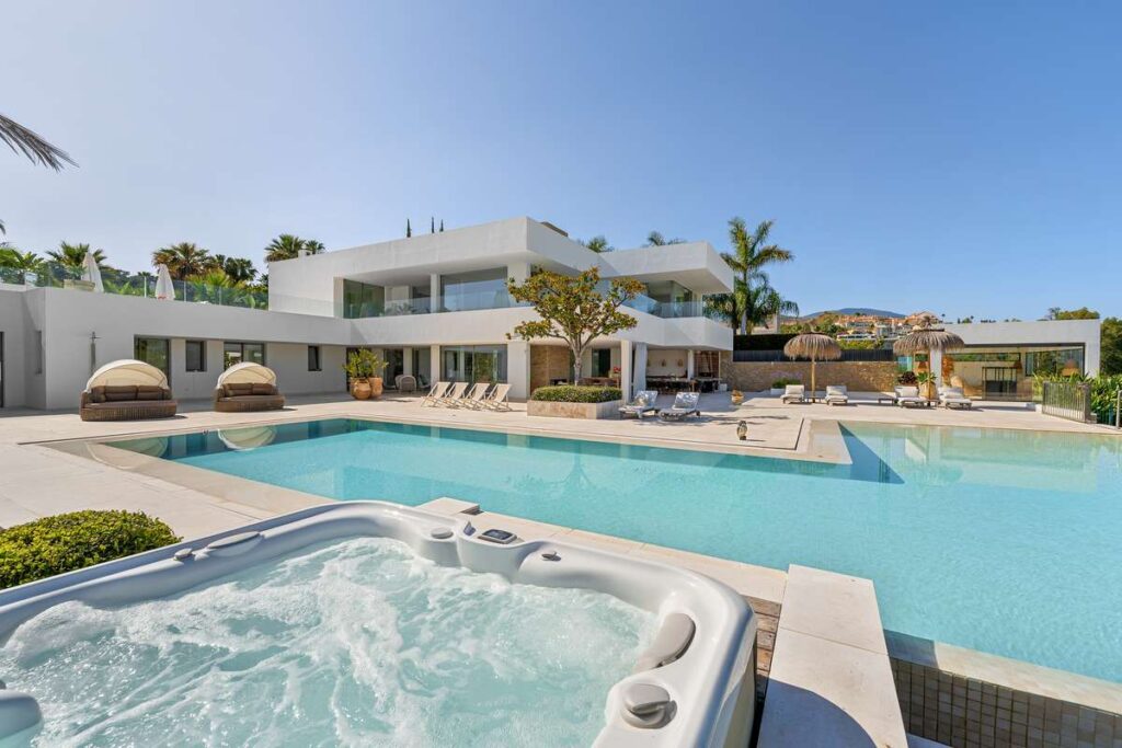 Nieuwbouw Villa Te koop in Marbella in Spanje, gelegen aan de Costa del Sol-West