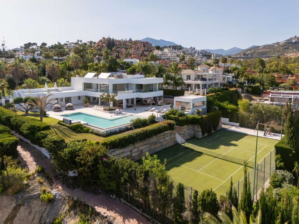 Nieuwbouw Villa Te koop in Marbella in Spanje, gelegen aan de Costa del Sol-West