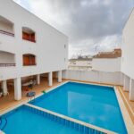 Gemeenschappelijk zwembad van in San Fulgencio in Spanje, gelegen aan de  Costa Blanca-Zuid
