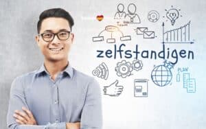 Beeld van een persoon die overweegt om zelfstandige te zijn in Spanje, zijn denken wordt visueel voorgesteld via tekeningetjes