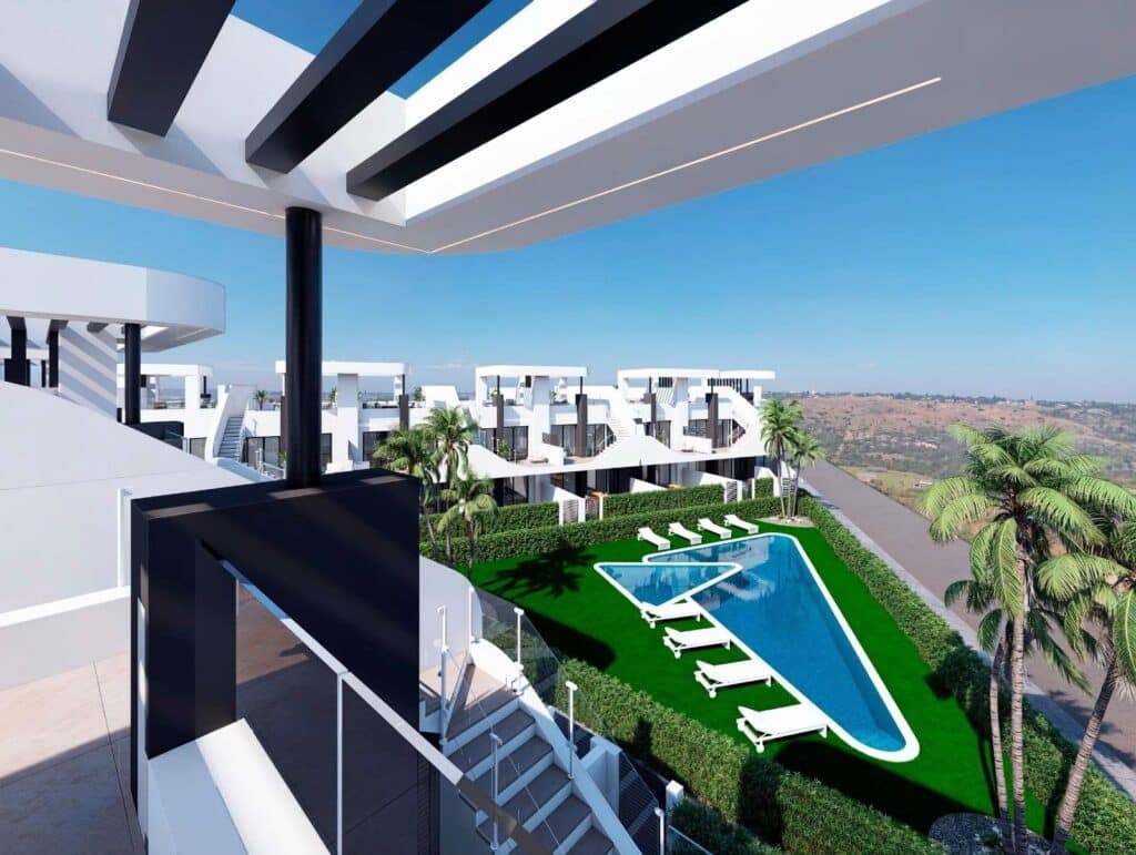 Gemeenschappelijke tuin en gemeenschappelijk zwembad van nieuwbouw appartement in San Fulgencio in Spanje, gelegen aan de  Costa Blanca-Zuid