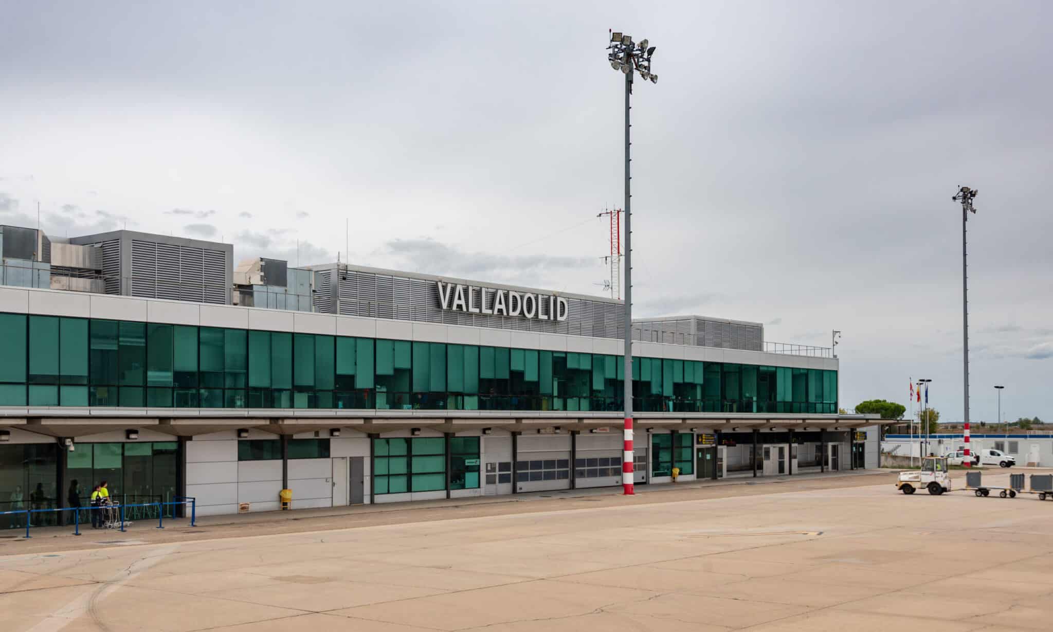 Gebouw van aankomst in luchthaven Zaragoza