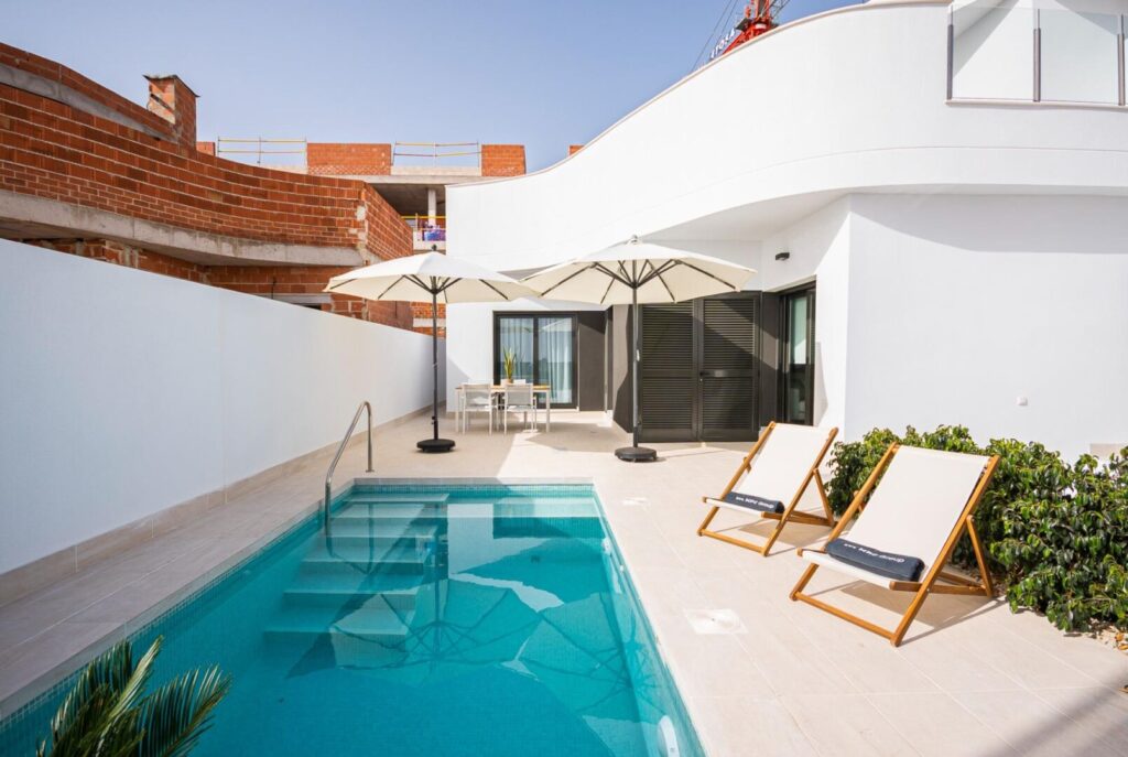 Nieuwbouw Villa Te koop in Torrevieja in Spanje, gelegen aan de Costa Blanca-Zuid