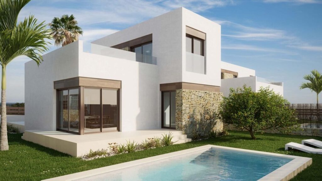 Zwembad en vooraanzicht van nieuwbouw villa in Finestrat in Spanje, gelegen aan de  Costa Blanca-Noord