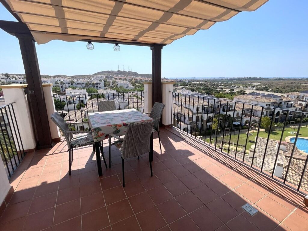 Panoramisch zicht en terras van appartement in Vera in Spanje, gelegen aan de  Costa de Almería