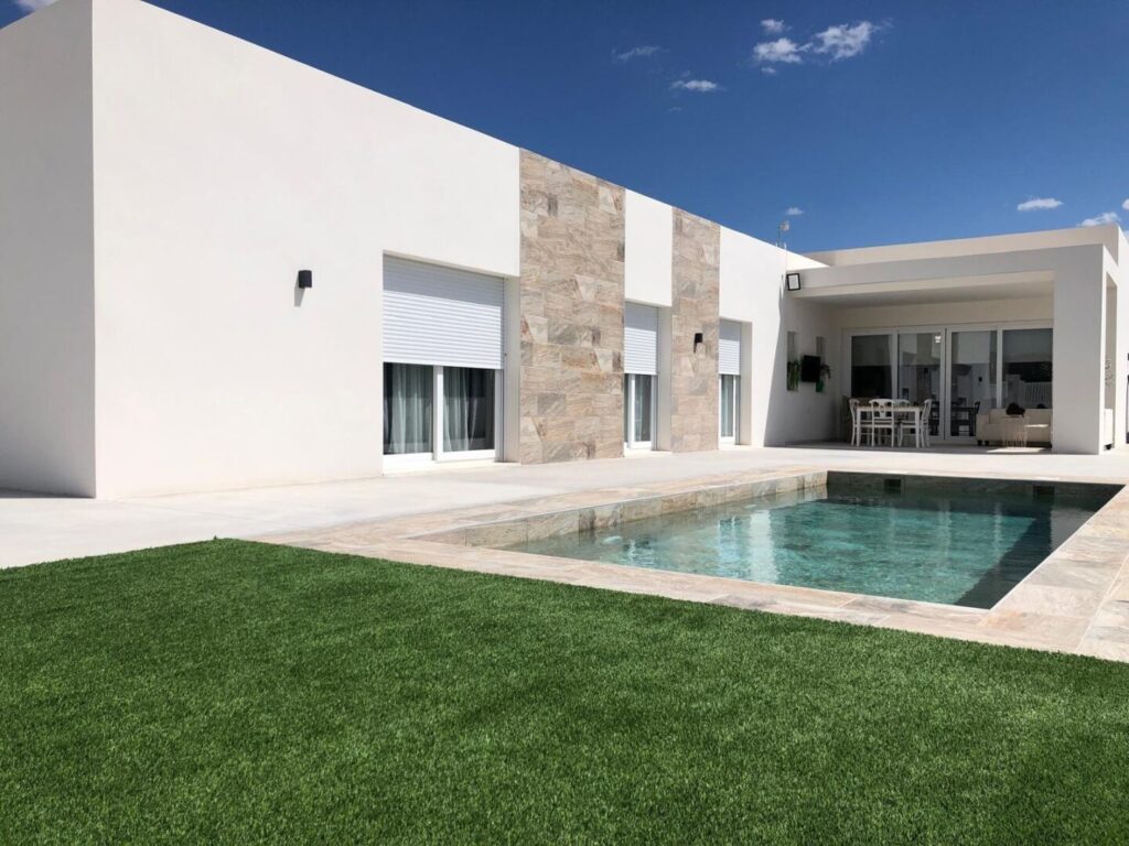 Nieuwbouw Villa Te koop in La Romana in Spanje, gelegen aan de Costa Blanca-Zuid