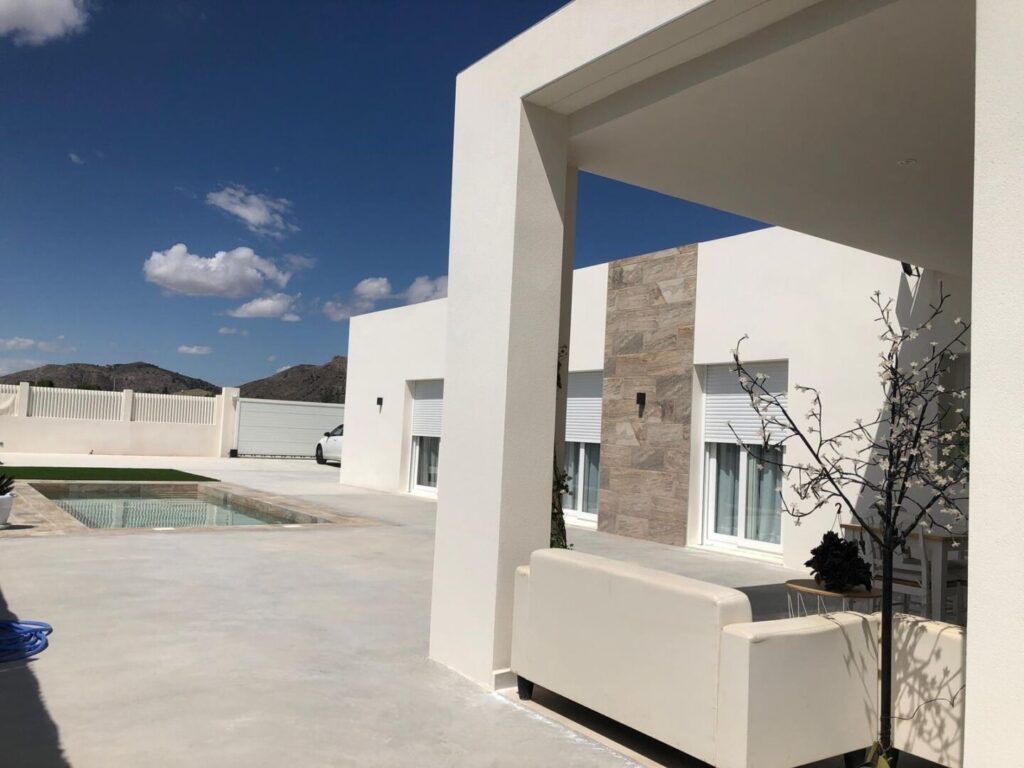 Nieuwbouw Villa Te koop in La Romana in Spanje, gelegen aan de Costa Blanca-Zuid