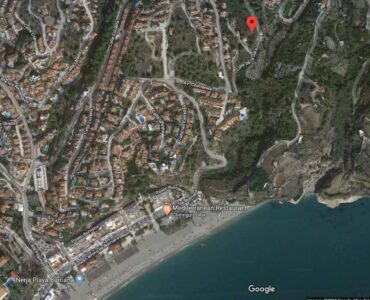 Luchtfoto Grondstuk Te koop in Nerja in Spanje, gelegen aan de Costa del Sol-Oost